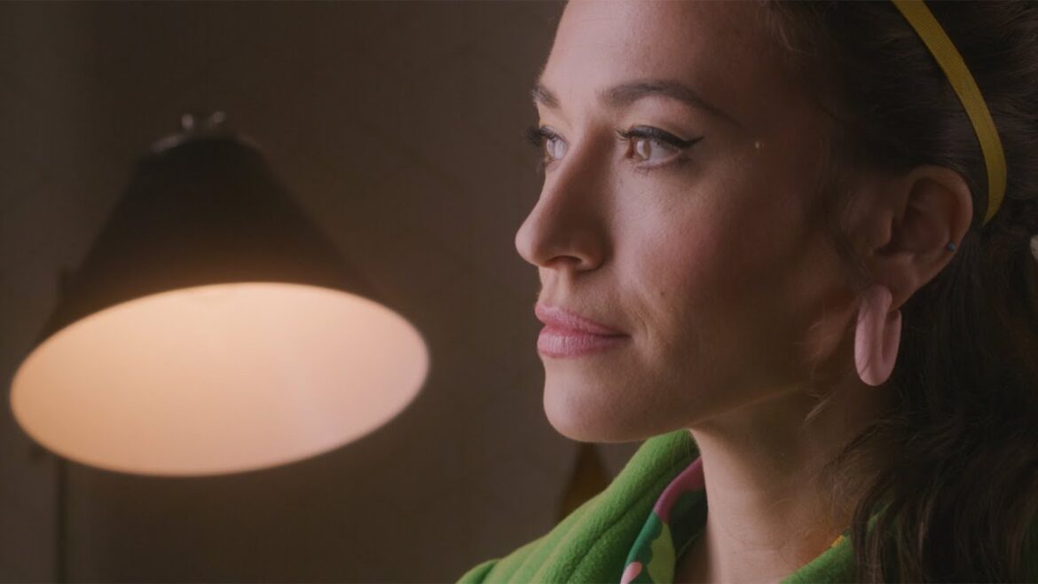 Lauren Daigle – Hold On To Me